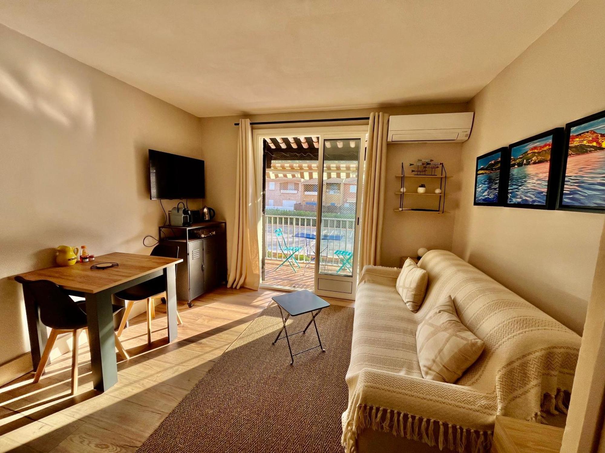 Studio Cosy En Bord De Mer Saint-Cyr-sur-Mer Exterior foto